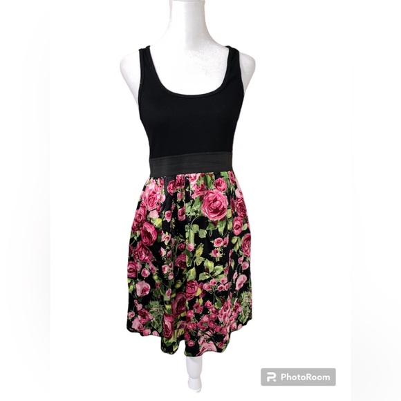 Full Tilt Floral Dress Size M - Picture 1 of 5